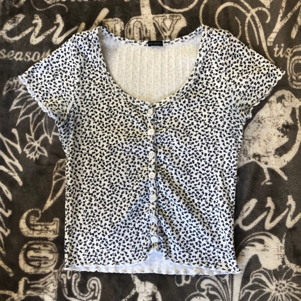 BRANDY MELVILLE•ZELLY RUFFLE TOP